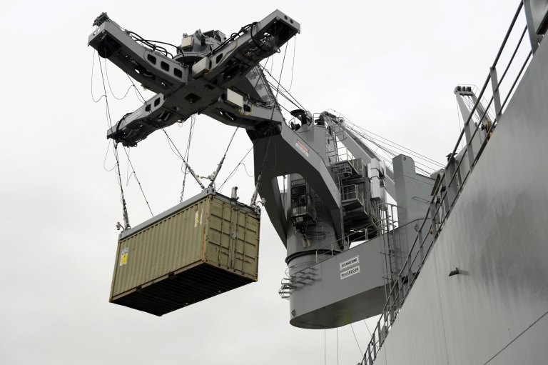 Lifting off a container